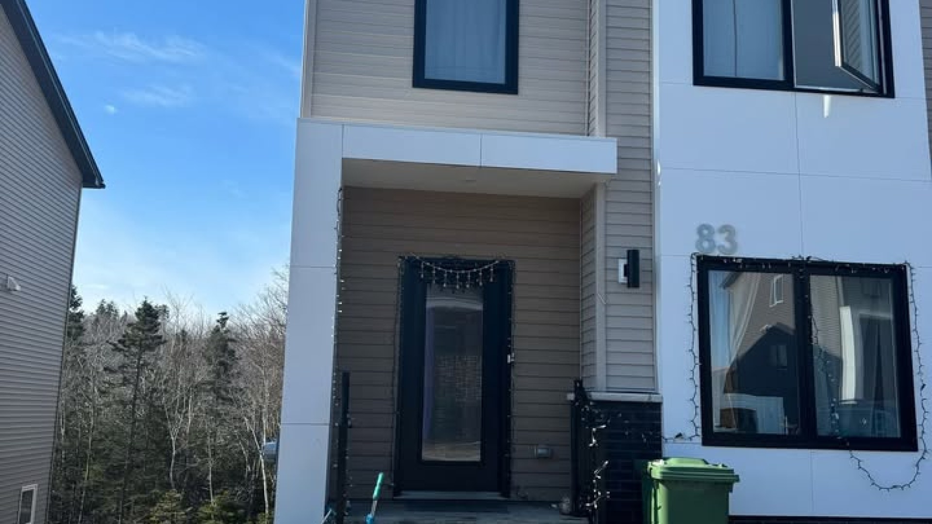 3 Beds 2.5 Baths