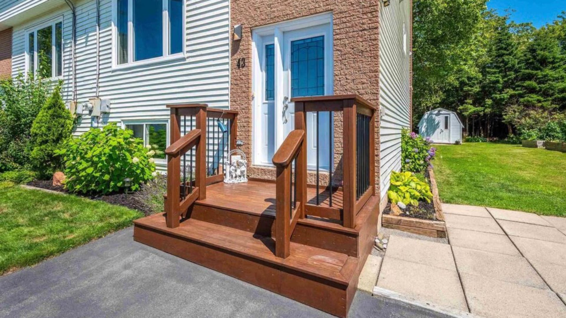 4 Bed 2.5 Bath, Halifax